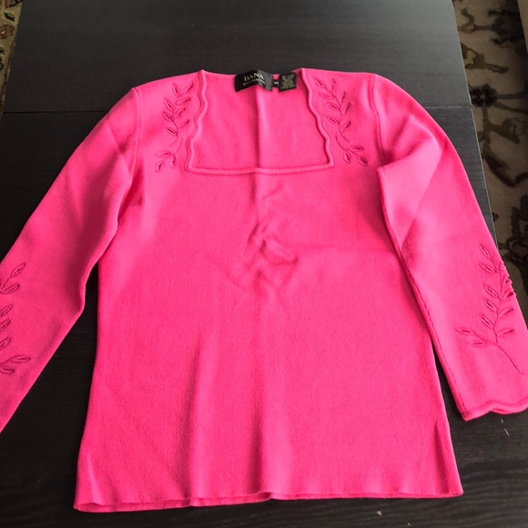 Dana Buchman Sweaters - Three-quarter sweater square neck cut out detail